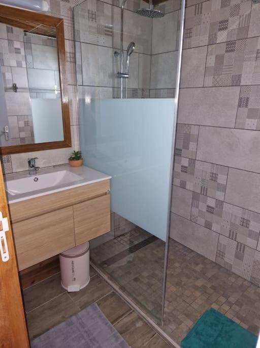 Charment Appartement Avec Vue Sur Mer Petite Île エクステリア 写真